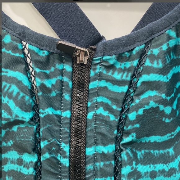 Fabletics Teal and Black Sports Bra - Picture 4 of 5